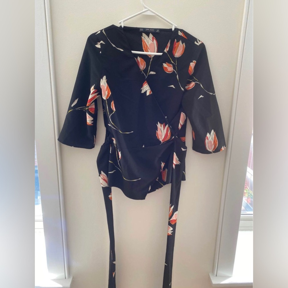 Zara Basic Floral Wrap Blouse Women’s Size M